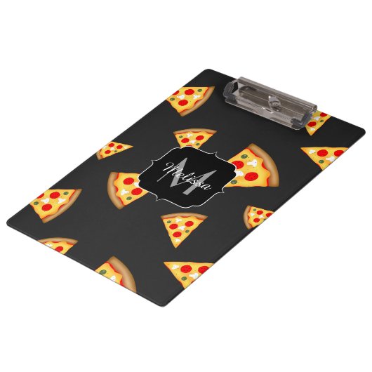 Cool and fun pizza slices pattern Monogram Klemmbrett (Schrägansicht)
