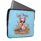 "Cool Bacon" Ferkel in Sonnenbrille Laptopschutzhülle (Vorne Rechts)