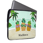 Cool Beach Pineapples individuelle Name Laptop-Ärm Laptopschutzhülle (Vorne Rechts)