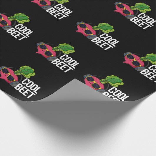 Cool Beet Funny Veggie Pun Dark BG Geschenkpapier (Ecke)