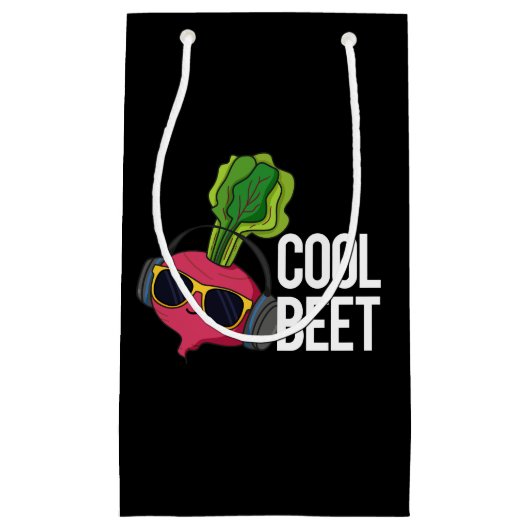 Cool Beet Funny Veggie Pun Dark BG Kleine Geschenktüte (Vorderseite)
