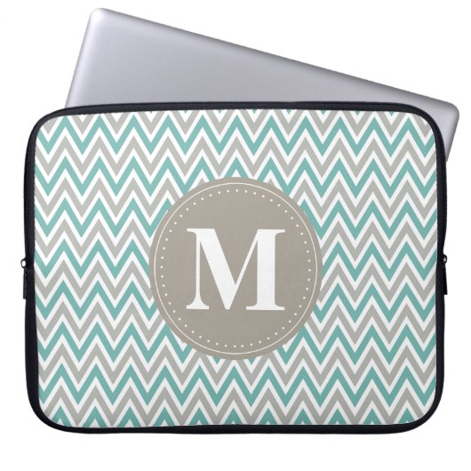 Cool-blaugraues Zickzack Muster Monogramm Laptopschutzhülle (Vorderseite)