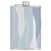 Cool blaugrüne Streifen Abstrakte Waves Name Flachmann (Vorderseite)