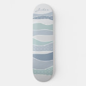 Cool blaugrüne Streifen Abstrakte Waves Name Skateboard (Vorderseite)