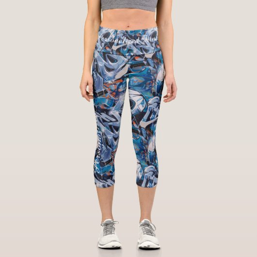 Cool Blue Graffiti Art - Dynamisches Kunstdesign Capri Leggings (Vorderseite)
