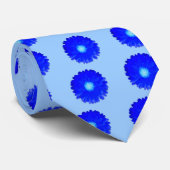 Cool Blue Marigold Krawatte (Gerollt)