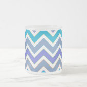Cool Blue Sporty Chevron Pattern Mattglastasse (Mittel)