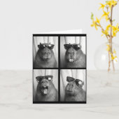Cool Capybara With Sungles Photobooth Funny Rodent Karte (Gelbe Blume)
