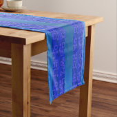 Cool Chic Blue Geometric Stripes Table Runner Kurzer Tischläufer (Beispiel)