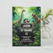 Cool Dinosaurs World Jurassic Greenery Birthday Einladung (Stehend Vorderseite)