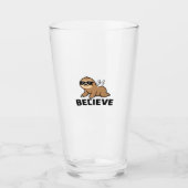 Cool Flying Sloth Believe Funny Motivational Desig Glas (Vorderseite)