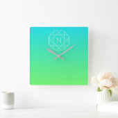 Cool Geometrisches Monogramm | Blue & Lime Green O Quadratische Wanduhr (Zuhause)