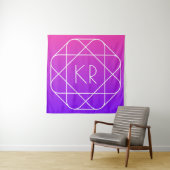 Cool Geometrisches Monogramm | Magenta Lila Violet Wandteppich (Beispiel)