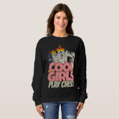 Cool girls play chess   chess saying chess player sweatshirt (Vorne ganz)