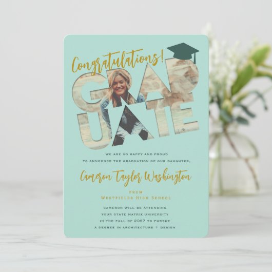 Cool Graduate Cutout Foto Moderne Graduierungspart Einladung (Stehend Vorderseite)