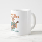 Cool Grandpas Play Ukulele Coffee Mug Jumbo-Tasse (Vorderseite Rechts)