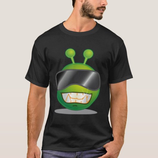 Cool Green Alien Stuntin with Glasses T-Shirt (Vorderseite)