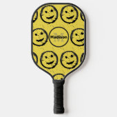 Cool Happy Lächelndes Gesichtsmuster gelb Monogram Pickleball Schläger (Vorderseite)
