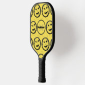 Cool Happy Lächelndes Gesichtsmuster gelb Monogram Pickleball Schläger (Links)