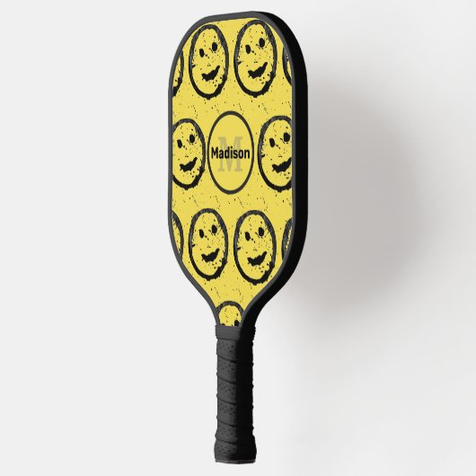 Cool Happy Lächelndes Gesichtsmuster gelb Monogram Pickleball Schläger (Links)