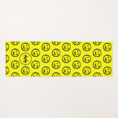 Cool Happy Lächelndes Gesichtsmuster gelb Monogram Yogamatte (Vorderseite (Horizontal))