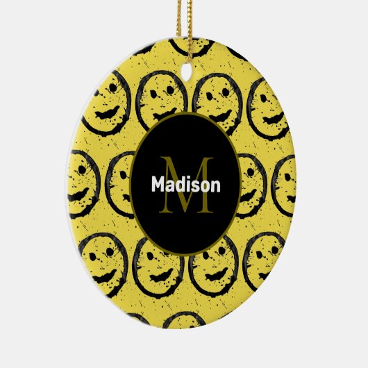 Cool Happy Smiling face pattern yellow Monogram Keramik Ornament (Rechts)