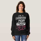 Cool Mothers Day Farmhand Mom Sweatshirt (Vorne ganz)