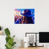Cool NYC Girl in Fedora Nightscape Buildings Art Poster (Heimbüro)