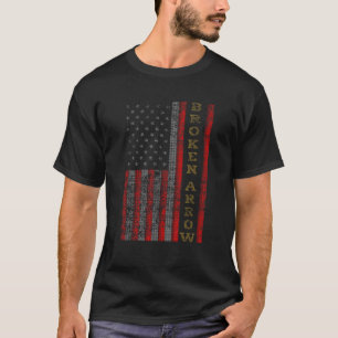 Cool Patriotic Broken Arrow USA Flag Gift Idea T-Shirt