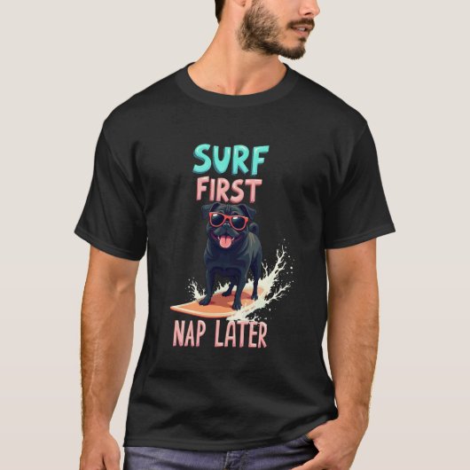 Cool Pug Surft Hund T-Shirt (Vorderseite)