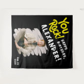 Cool Rock Happy Bday Black Yellow Brush Foto Wandteppich (Vorderseite (Horizontal))