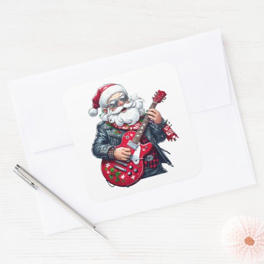 Cool Rocker Santa Playing Red Guitar Quadratischer Aufkleber (Umschlag)