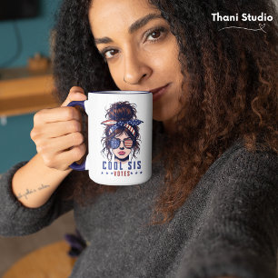 Cool Sis Votes Vintag Messy Hair Lady Election Tasse