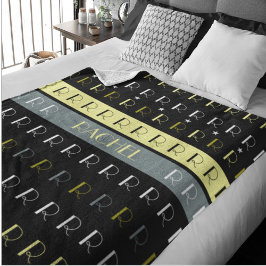 Cool Streifen Repliziertes Monogramm auf schwarz Fleecedecke