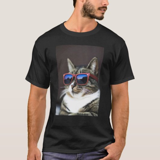 Cool Tabby Cat Wearing Sunglasses T-Shirt (Vorderseite)
