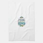 Cool To Be Kind Regenbogen-Raupe-Shirt-Design_1 Geschirrtuch (Vertikal)