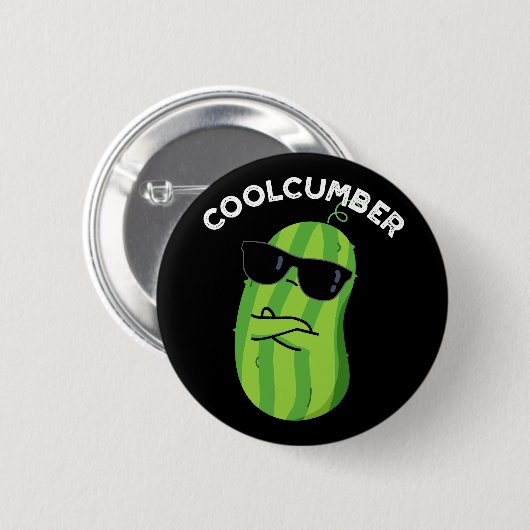 Coolcumber Funny Veggie Cucumber Pun Dark BG Button (Vorne & Hinten)