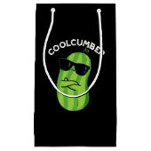 Coolcumber Funny Veggie Cucumber Pun Dark BG Kleine Geschenktüte (Vorderseite)