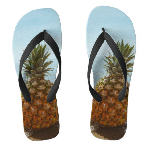 Coole Ananas im Ozean Badesandalen