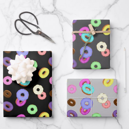 Coole, bunte Donuts schwarz Geschenkpapier Set (Vorderseite)