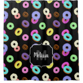 Coole, bunte Donuts schwarze Monogramm Duschvorhang (Vorderseite)