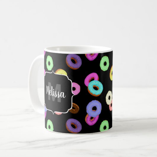 Coole, bunte Donuts schwarze Monogramm Kaffeetasse (Vorderseite Links)