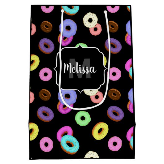 Coole, bunte Donuts schwarze Monogramm Mittlere Geschenktüte (Rückseite)