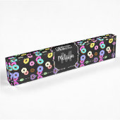 Coole, bunte Donuts schwarze Monogramm Namensplakette