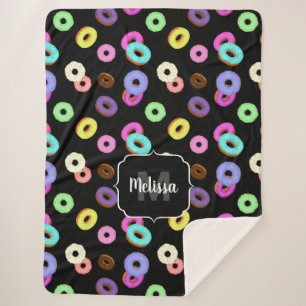 Coole, bunte Donuts schwarze Monogramm Sherpadecke