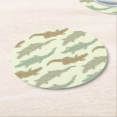 Coole Camouflage Alligatoren - nahtloses Muster. Runder Pappuntersetzer (Angewinkelt)
