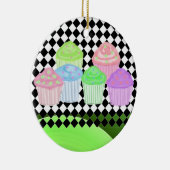 Coole Cupcakes auf schwarzem Diamantboden Keramik Ornament (Rechts)