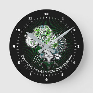 Coole Dogge mit individueller Aufschrift Round Clo Runde Wanduhr
