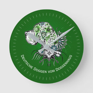 Coole Dogge mit individueller Aufschrift Runde Wanduhr