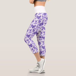 Coole Elegant Periwinkle Blue Deer French Toile Capri Leggings